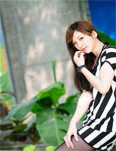 《欧美奶涨边摸边  视频》