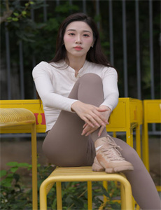 《欲女成瘾H文H》